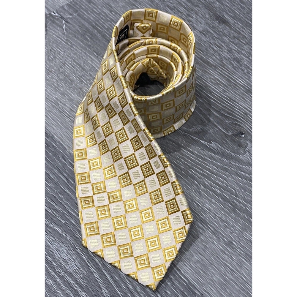 BACHRACH Men's 100% Silk Necktie Designer USA Geometric Gold/Beige/Yellow